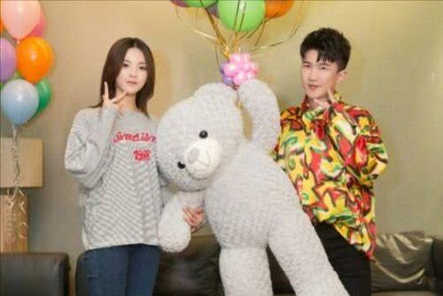 娱乐圈吃瓜小将,揭秘吃瓜小将的瓜田奇遇记